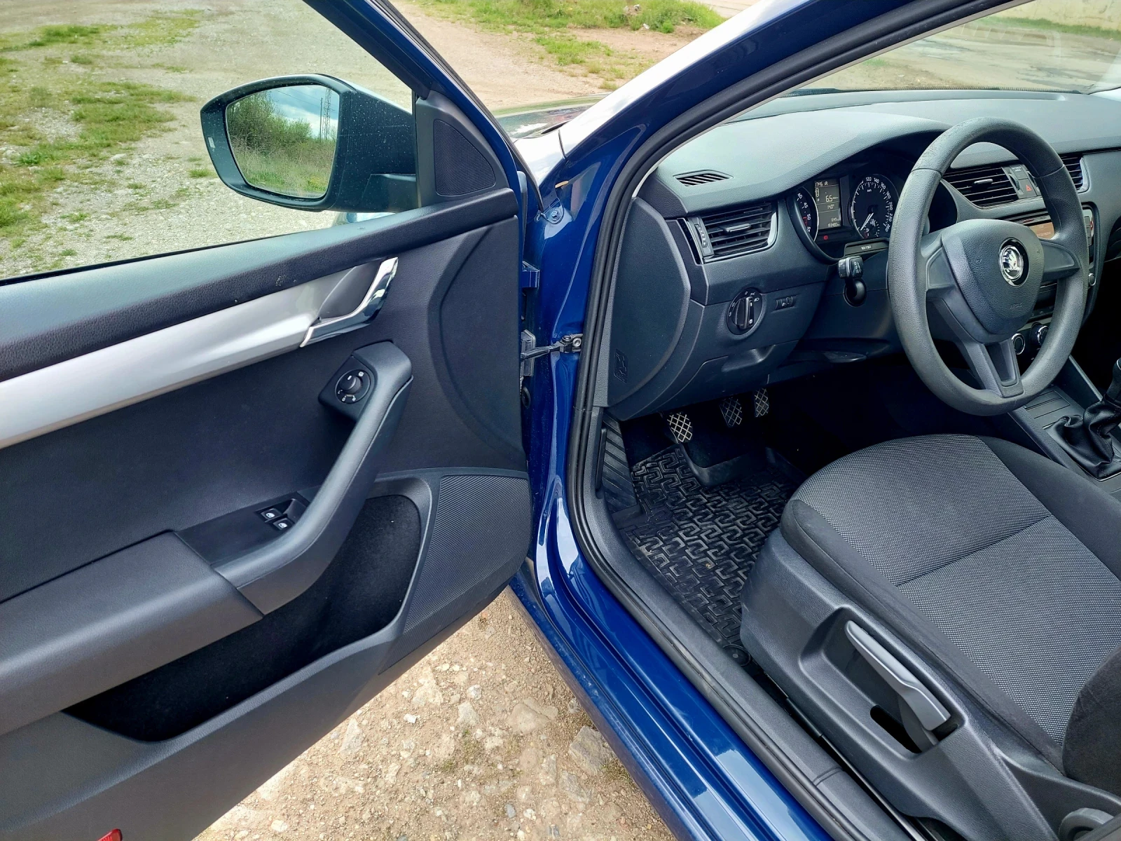 Skoda Octavia 1.6 TDI, снимка 4 - Автомобили и джипове - 56632313