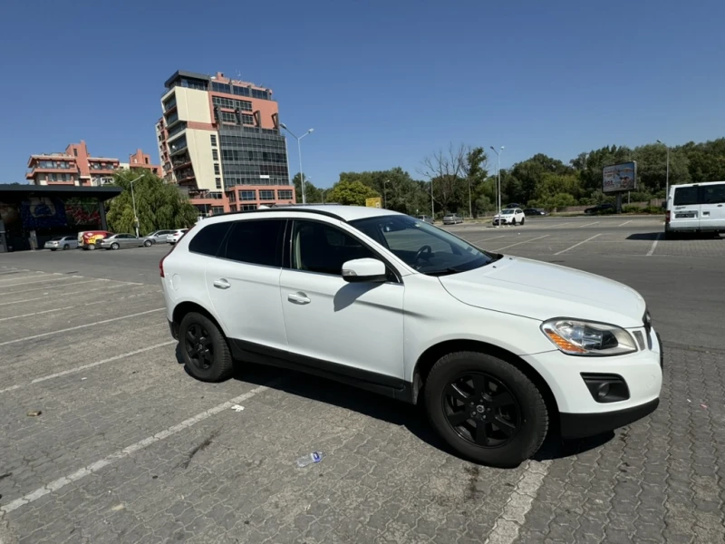 Volvo XC60 D5, снимка 4 - Автомобили и джипове - 48266086