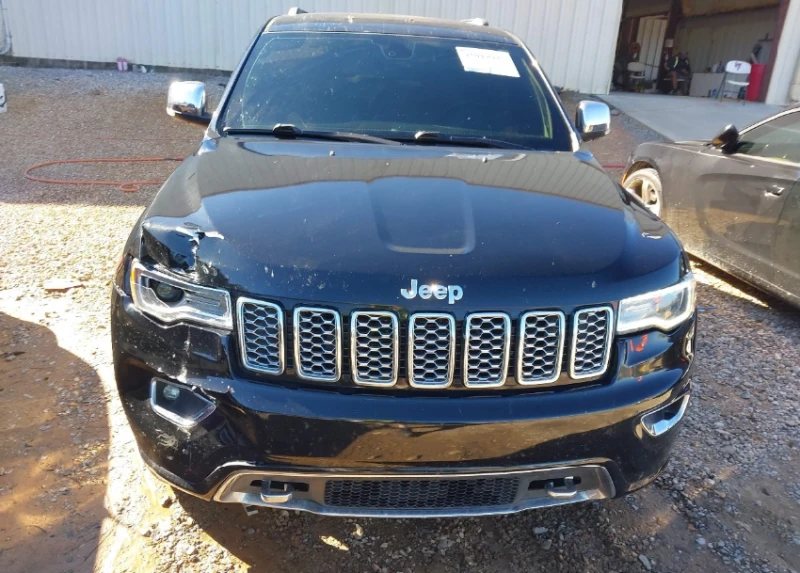 Jeep Grand cherokee OVERLAND* Обдух* 8ZF* Подгрев* LED* М.точка* Пано*, снимка 1 - Автомобили и джипове - 48730395