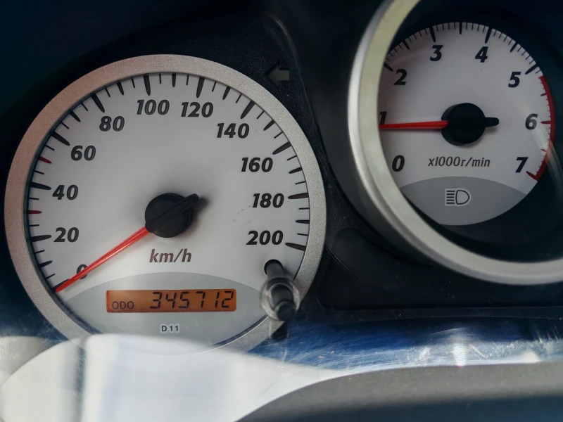 Toyota Rav4 2.0 d4d, снимка 13 - Автомобили и джипове - 51285923