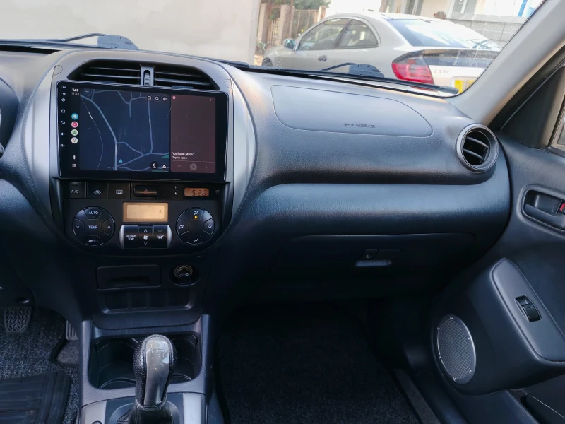 Toyota Rav4 2.0 d4d, снимка 9 - Автомобили и джипове - 51285923