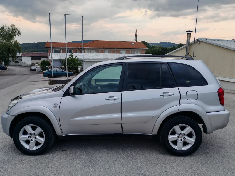 Toyota Rav4 2.0 d4d, снимка 4 - Автомобили и джипове - 51285923