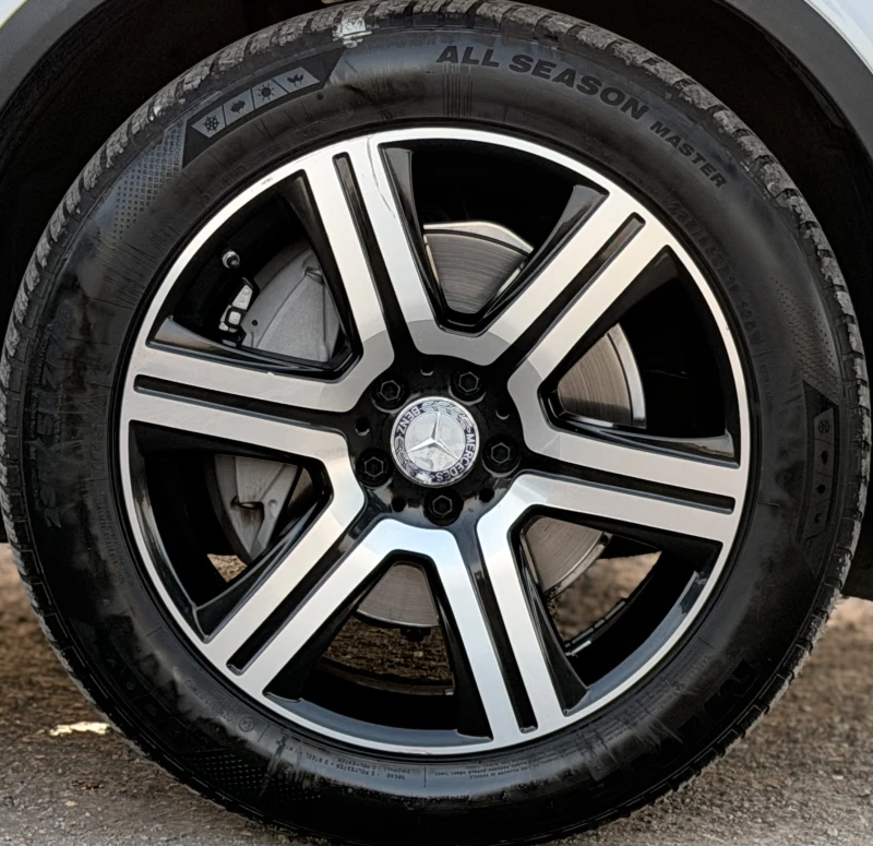 Mercedes-Benz GLC 220 D= 4MATIC= SPORT LINE= DISTRONIC= DIGITAL COCKPIT=, снимка 17 - Автомобили и джипове - 51961327