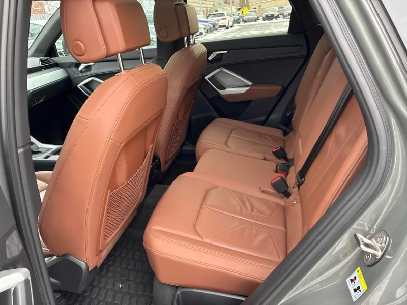 Audi Q3 * Komfort * CARFAX * БЕЗ ПЪРВОНАЧАЛНА ВНОСКА, снимка 13 - Автомобили и джипове - 52891251