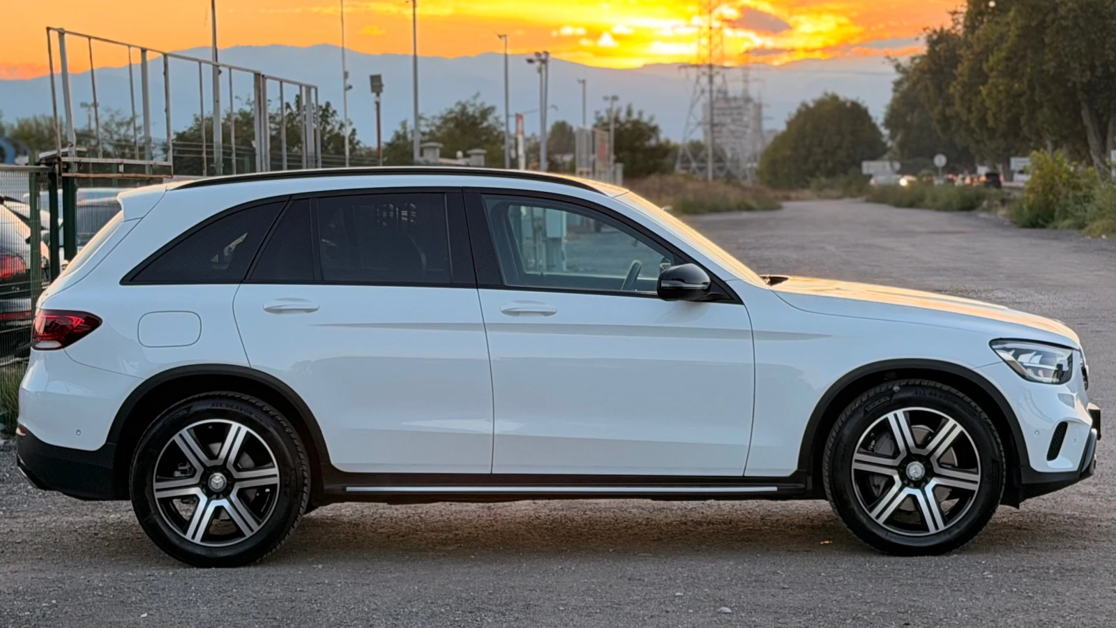 Mercedes-Benz GLC 220 D= 4MATIC= SPORT LINE= DISTRONIC= DIGITAL COCKPIT= - изображение 4