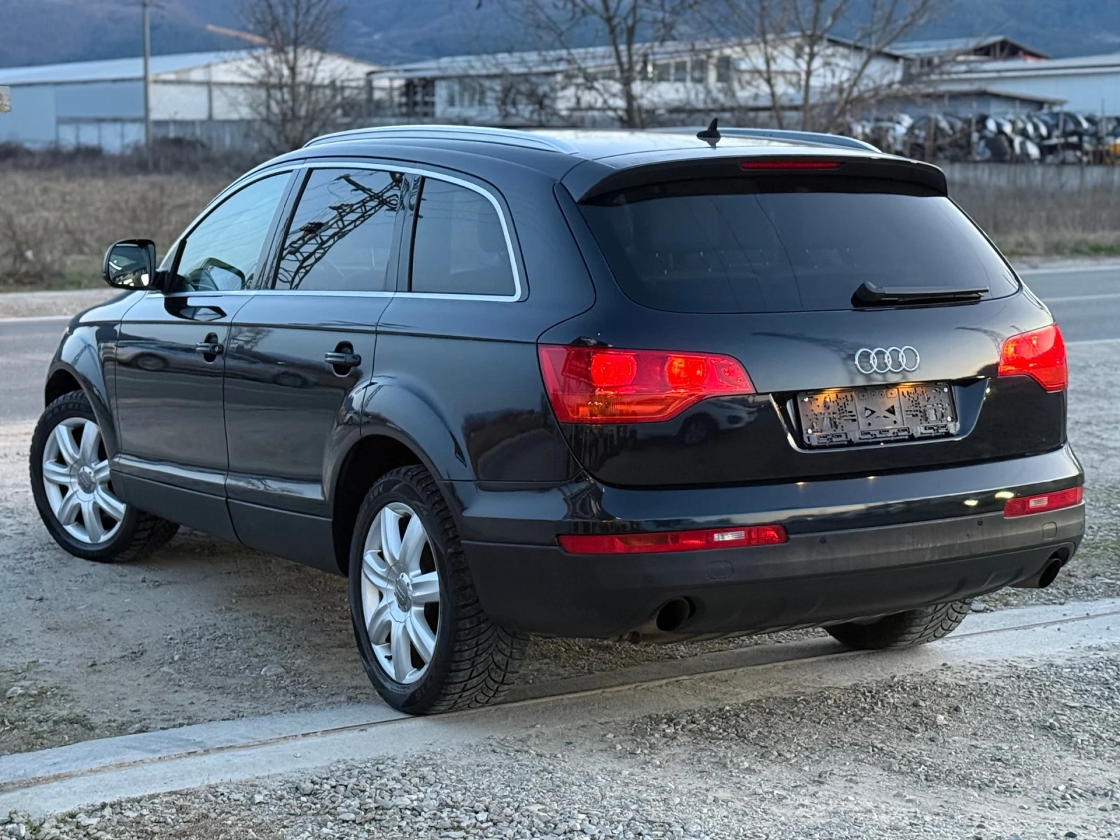 Audi Q7 3.0 TDI 7 МЕСТА 6+ 1 ЛИЗИНГ/БАРТЕР, снимка 4 - Автомобили и джипове - 53803108