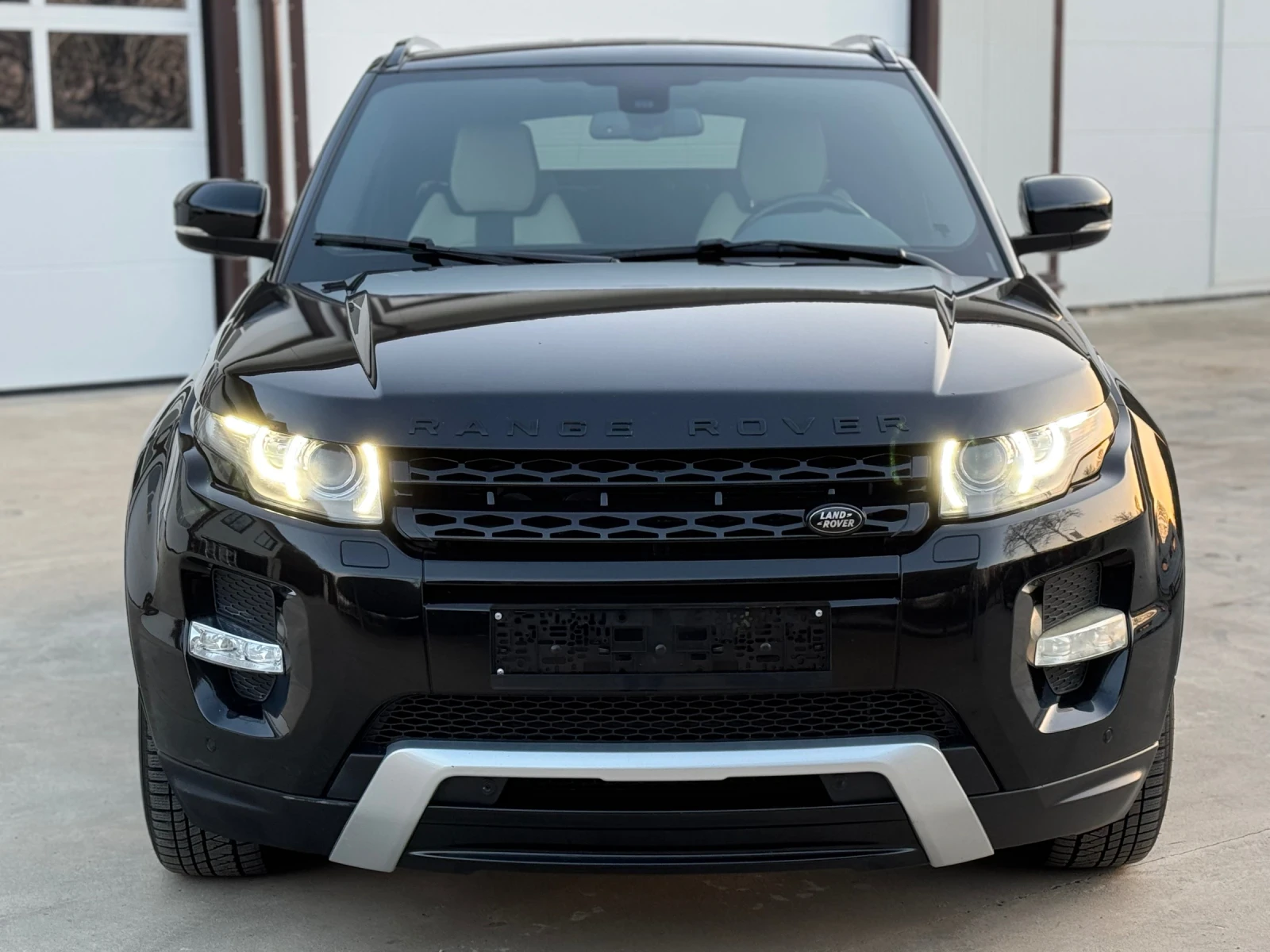 Land Rover Range Rover Evoque * DYNAMIC* SD4-190ks* MERIDIAN* 4x4* , снимка 8 - Автомобили и джипове - 53840311