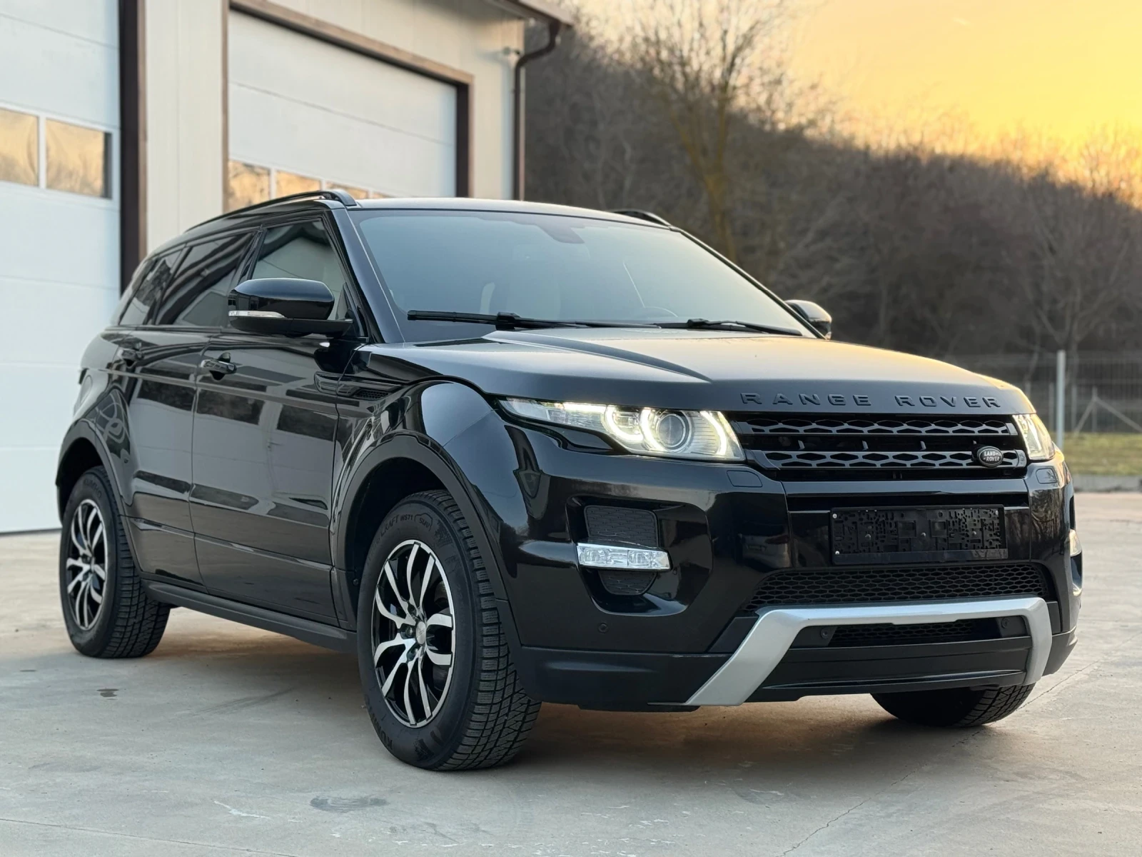 Land Rover Range Rover Evoque * DYNAMIC* SD4-190ks* MERIDIAN* 4x4* , снимка 7 - Автомобили и джипове - 53840311