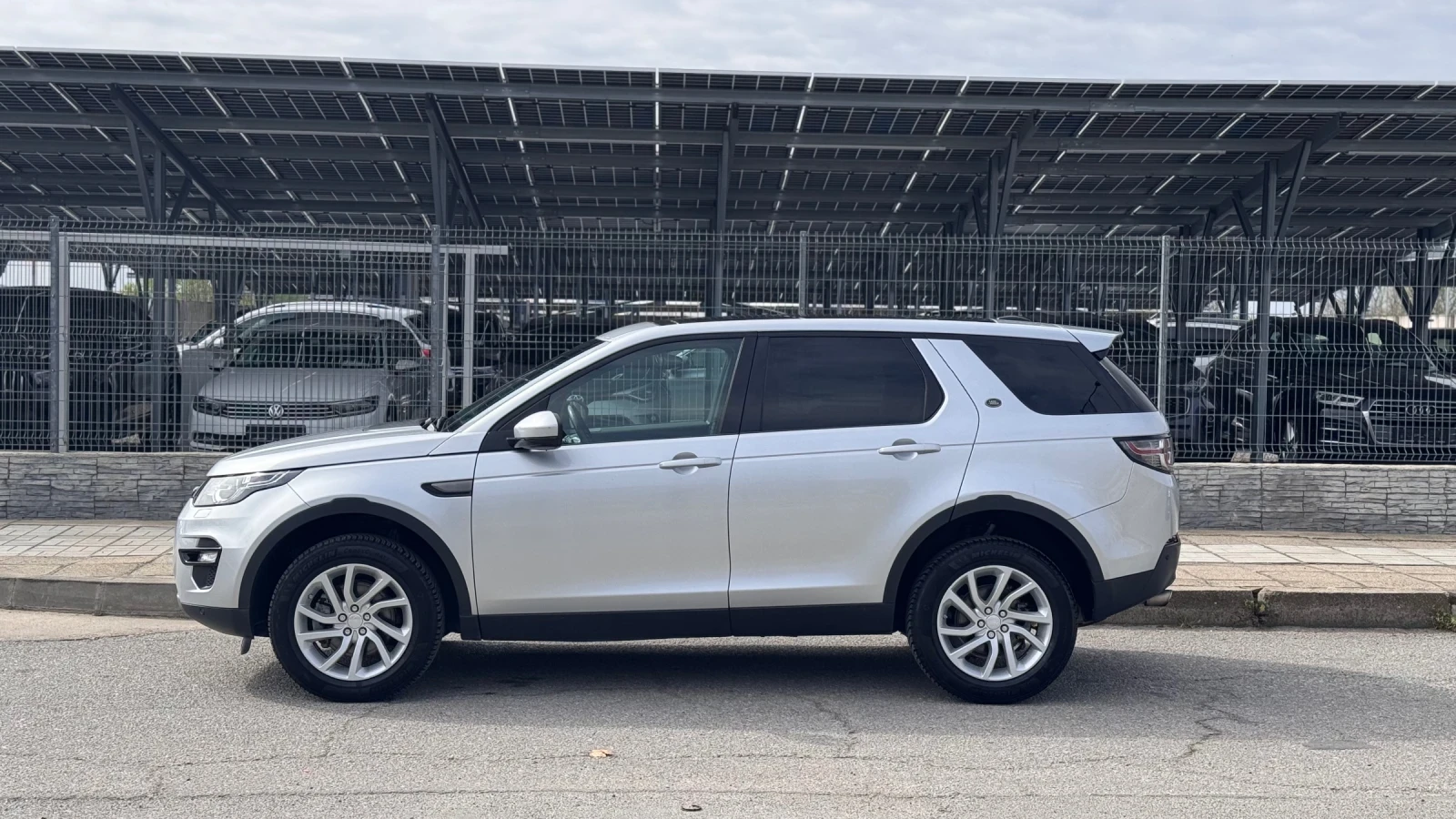 Land Rover Discovery Sport 2.0i AWD 240кс * 122 хил.км* , снимка 2 - Автомобили и джипове - 54189876