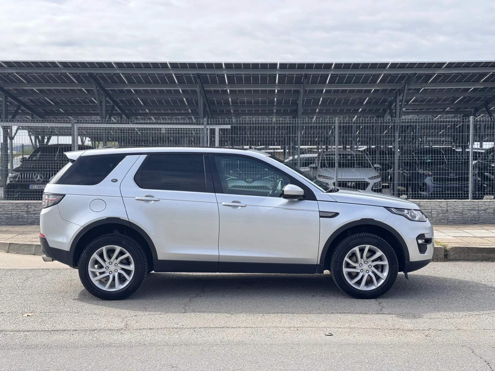 Land Rover Discovery Sport 2.0i AWD 240кс * 122 хил.км* , снимка 4 - Автомобили и джипове - 54189876