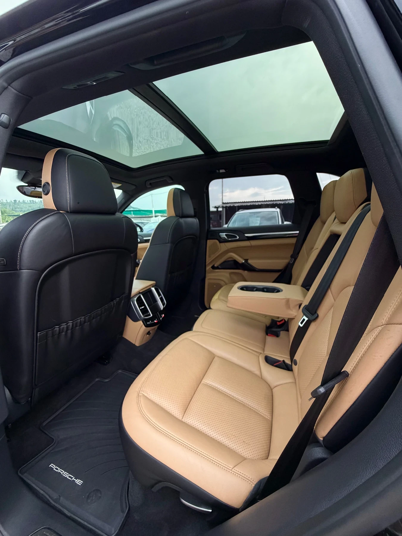 Porsche Cayenne 4.2TDI 385кс GTS-PAKET ДИСТРОНИК 360-камери FULL, снимка 12 - Автомобили и джипове - 55137897