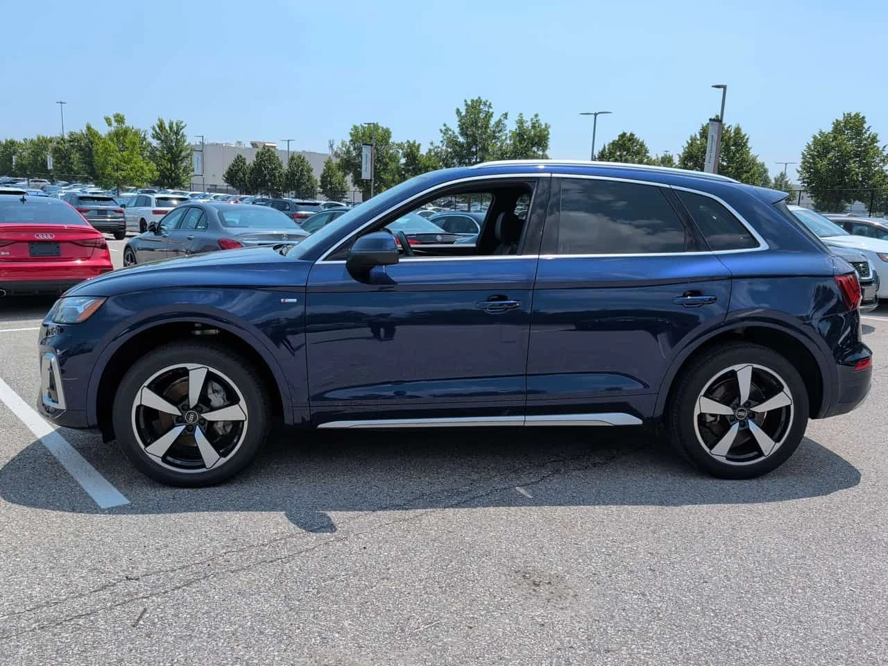 Audi Q5 * Technik * CARFAX * ОПЦИЯ ЗА ФИНАНСИРАНЕ , снимка 11 - Автомобили и джипове - 55302850