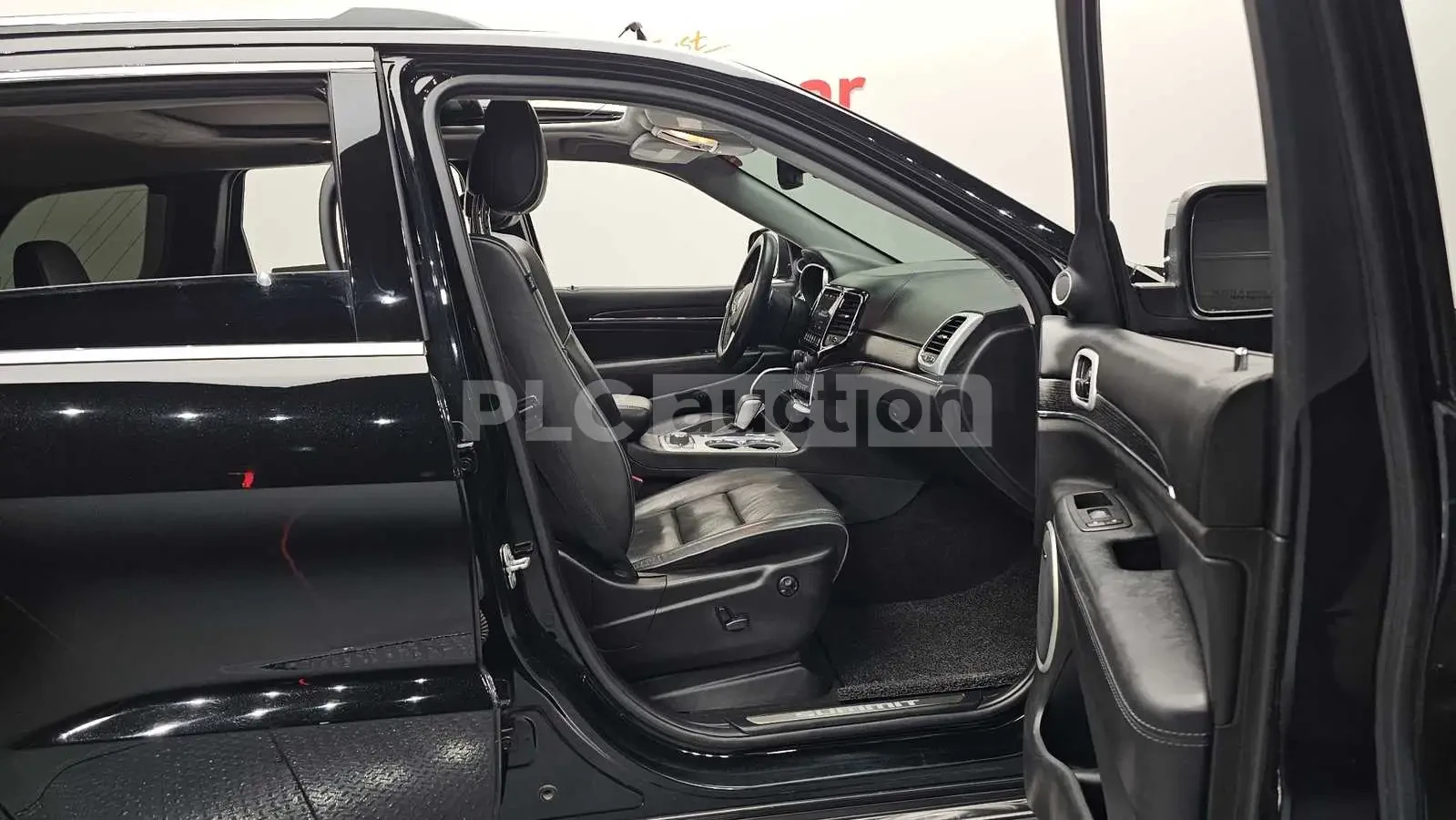Jeep Grand cherokee 3.6 SUMMIT HARMON KARDON/PANORAMA/360CAM, снимка 15 - Автомобили и джипове - 55525538