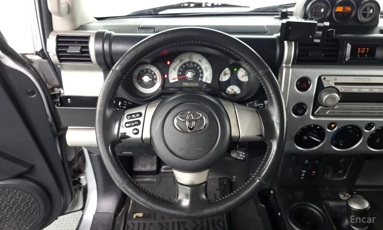Toyota Fj cruiser  4WD V6, снимка 13 - Автомобили и джипове - 56099779