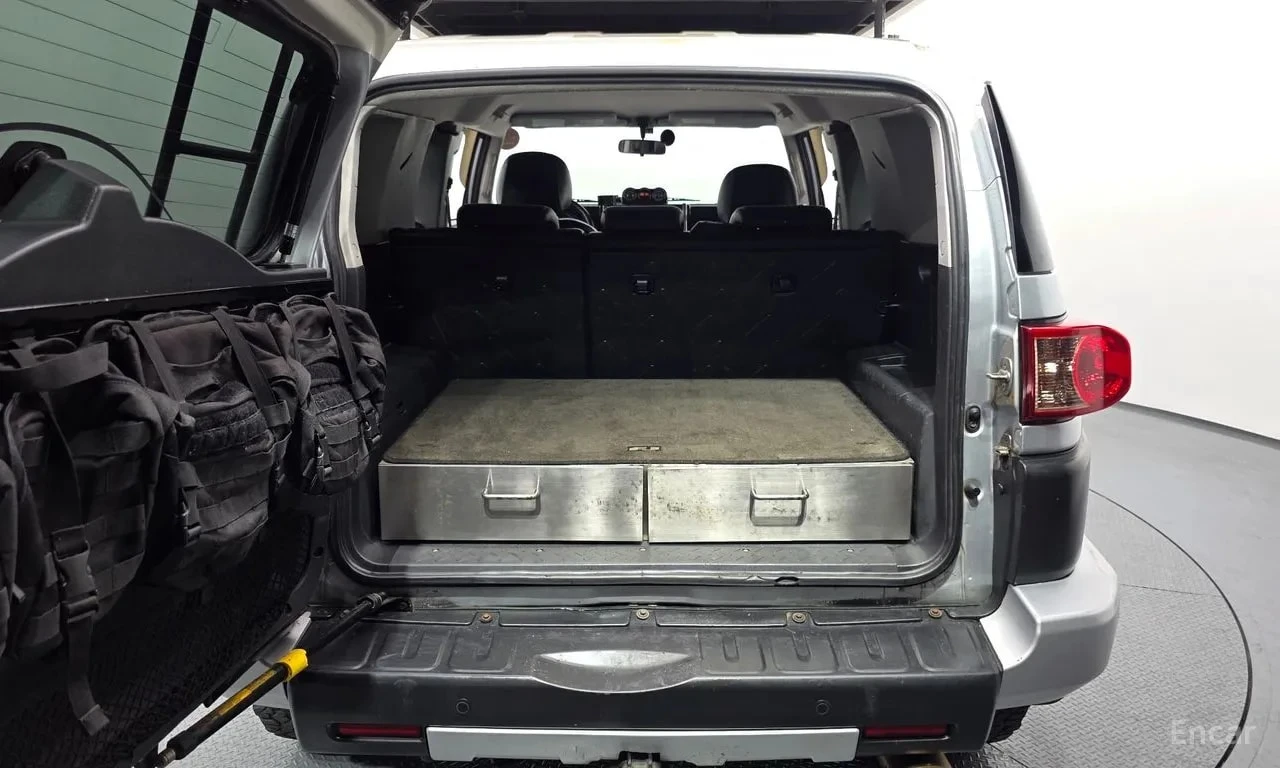 Toyota Fj cruiser  4WD V6, снимка 16 - Автомобили и джипове - 56099779