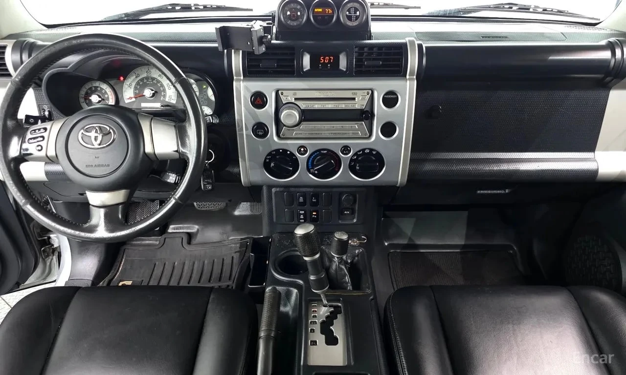 Toyota Fj cruiser  4WD V6, снимка 8 - Автомобили и джипове - 56099779