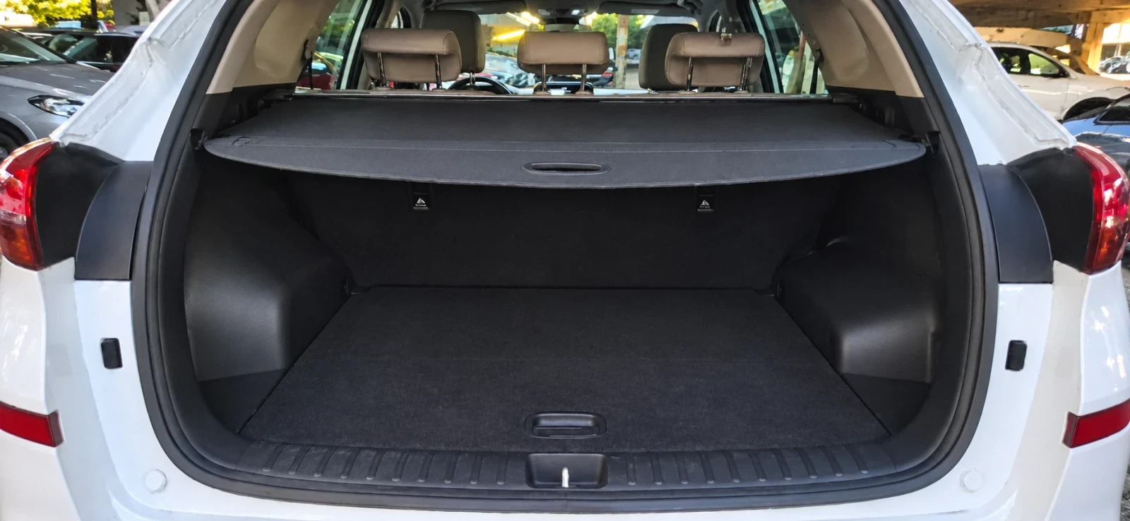 Hyundai Tucson 1.6 177�.�. | 4x4 | Vertex | White and Black | Mobile.bg � ����������� 12