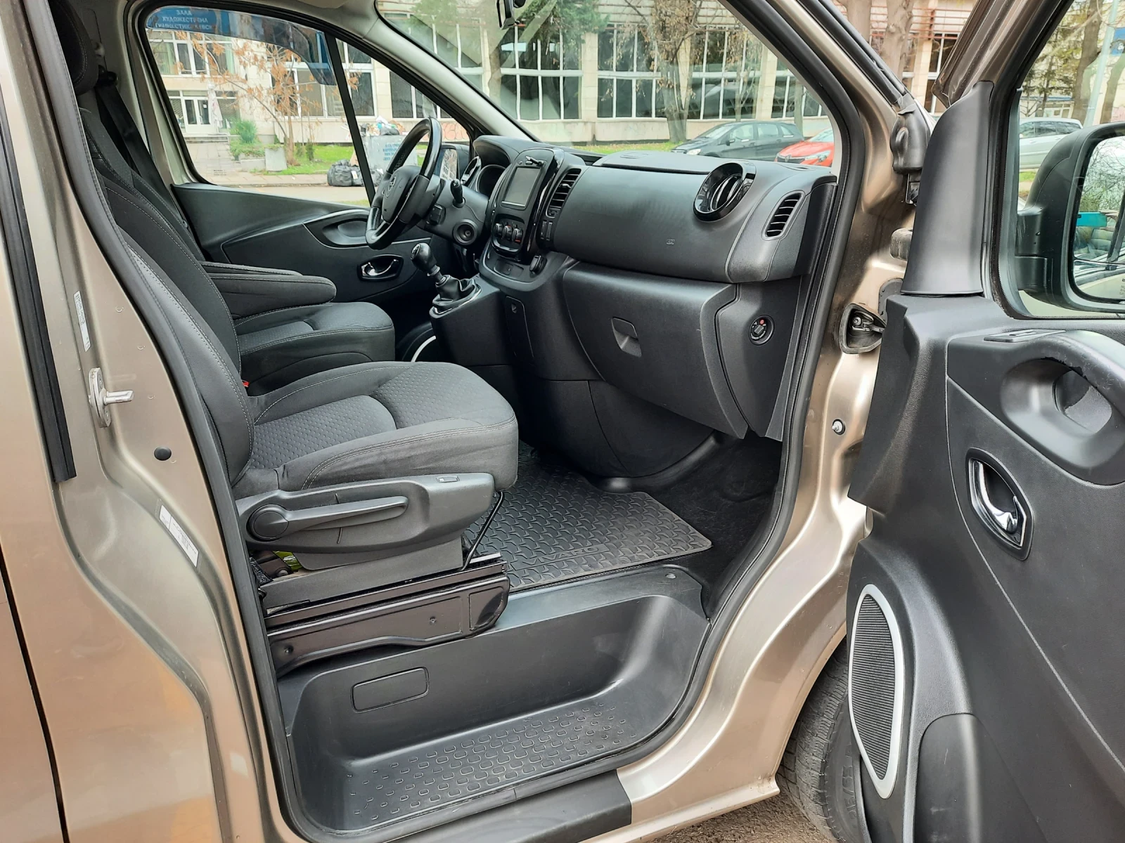 Renault Trafic 145 к.с. ПЕРФЕКТЕН  - изображение 6