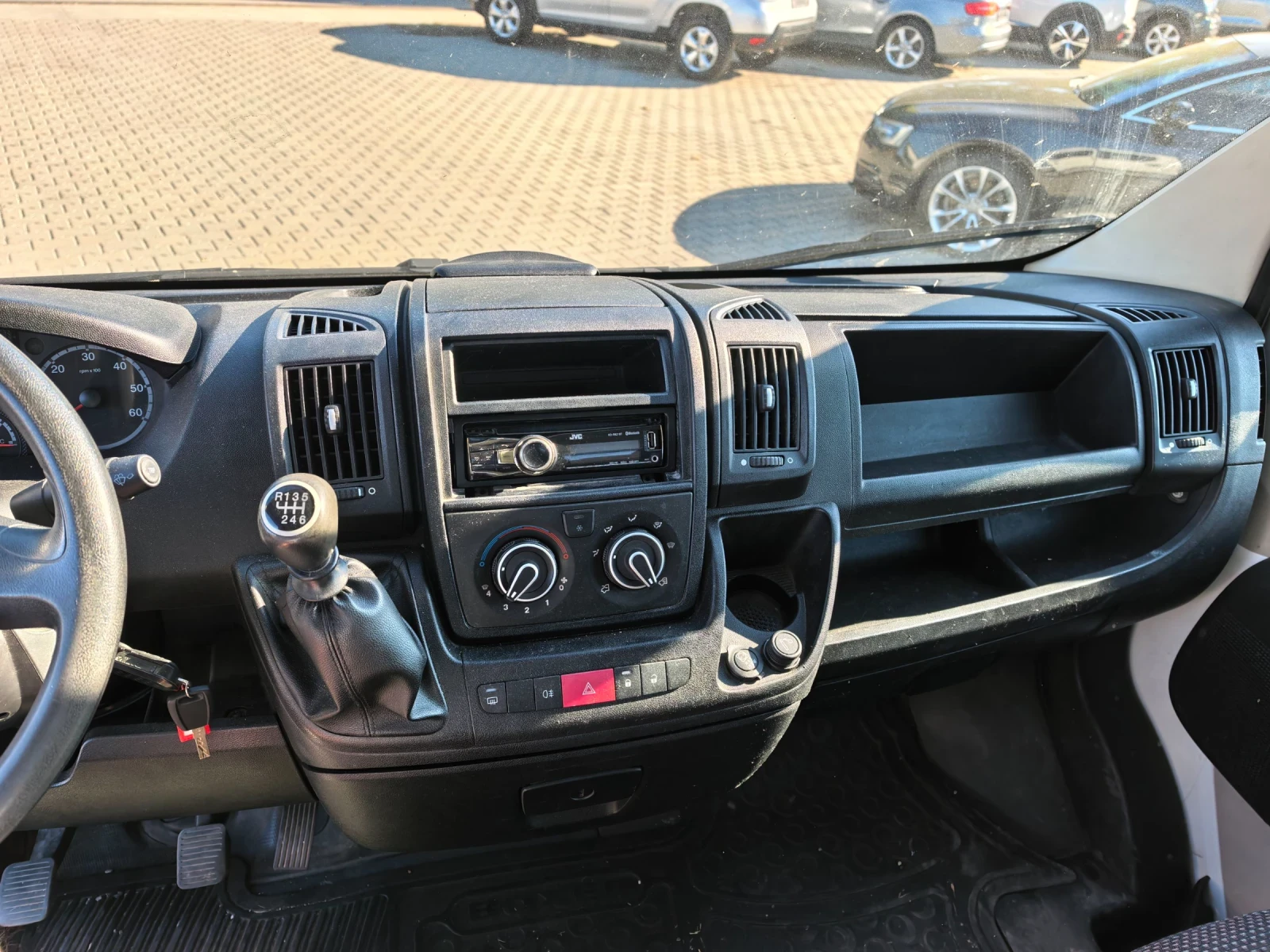 Peugeot Boxer 3.0 177кс Климатик Бордови 2014г, снимка 11 - Бусове и автобуси - 55682609