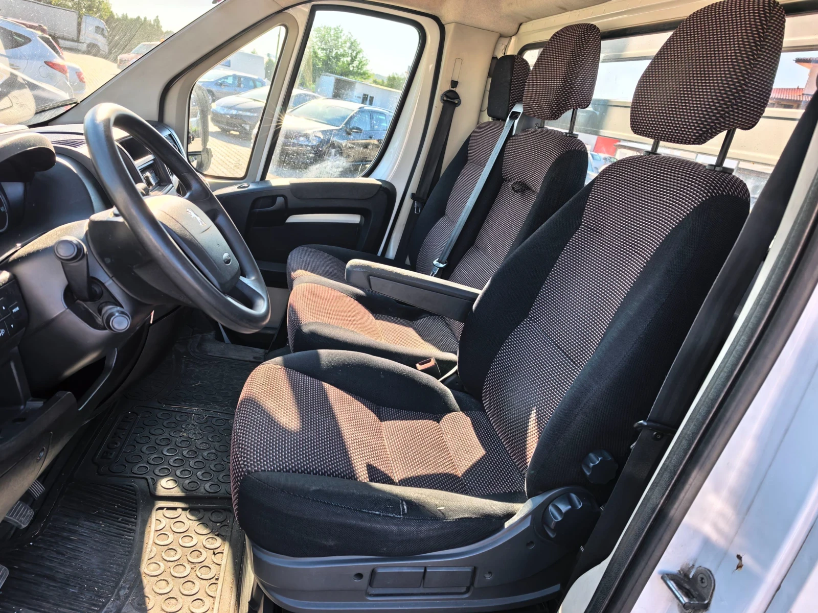 Peugeot Boxer 3.0 177кс Климатик Бордови 2014г, снимка 9 - Бусове и автобуси - 55682609