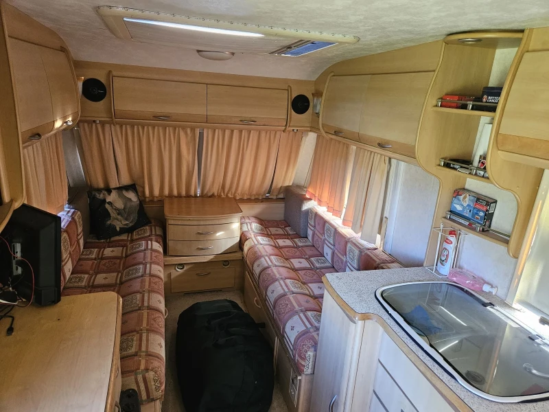 Каравана Coachmen Amara, снимка 13 - Каравани и кемпери - 48004115