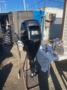 Извънбордов двигател Mercury 25 - изображение 1