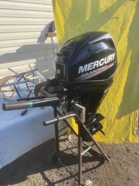Извънбордов двигател Mercury 25 - изображение 2