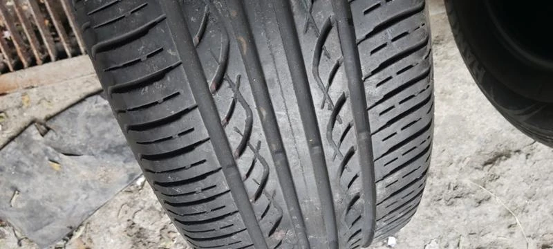 Гуми Летни 235/60R16, снимка 2 - Гуми и джанти - 31251527