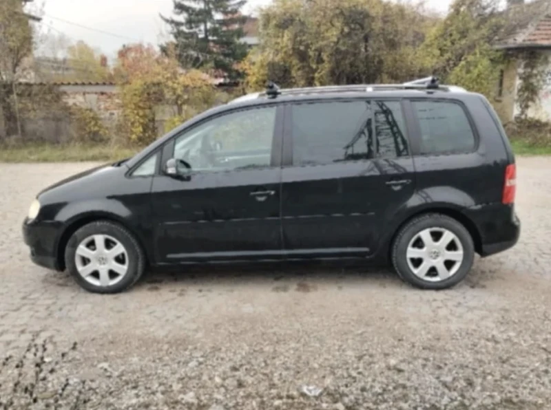 VW Touran, снимка 5 - Автомобили и джипове - 48574605