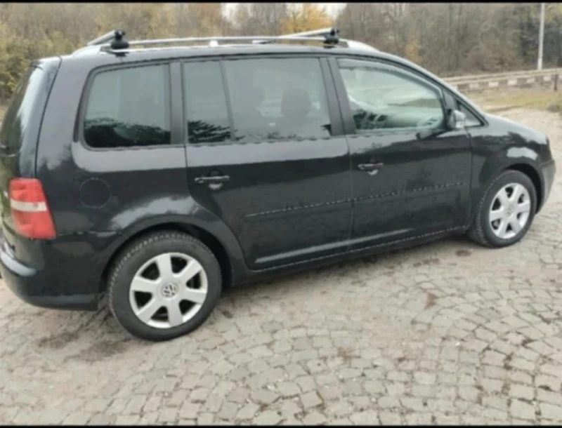 VW Touran, снимка 6 - Автомобили и джипове - 48574605