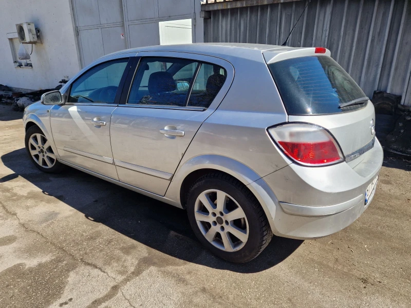 Opel Astra 1.9Cdti 150к.с., снимка 6 - Автомобили и джипове - 49600608