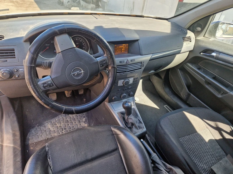 Opel Astra 1.9Cdti 150к.с., снимка 10 - Автомобили и джипове - 49600608