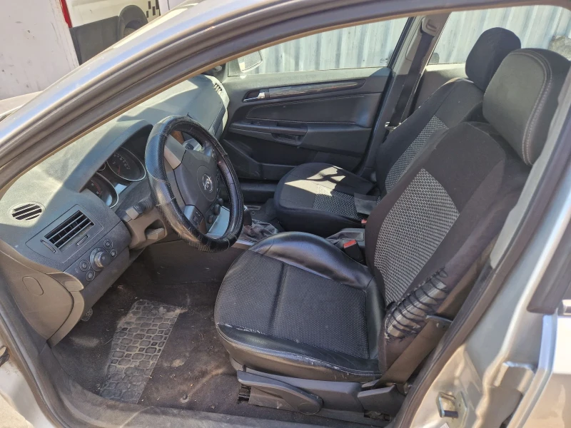 Opel Astra 1.9Cdti 150к.с., снимка 8 - Автомобили и джипове - 49600608