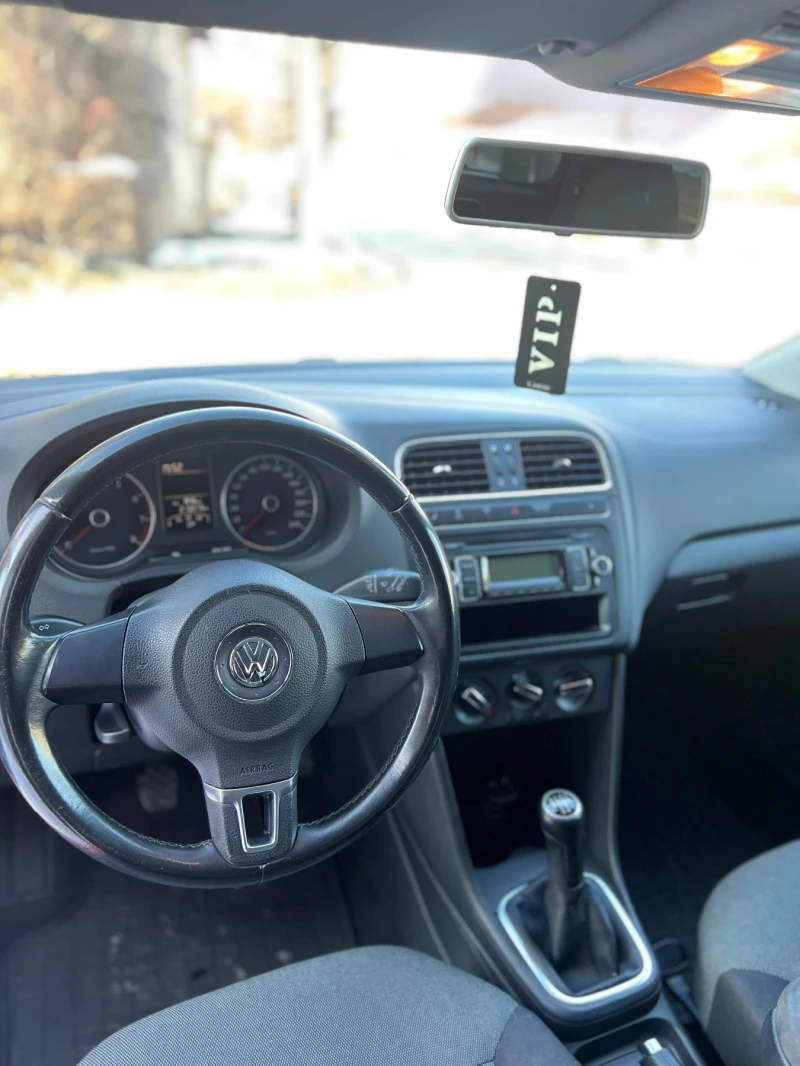 VW Polo, снимка 6 - Автомобили и джипове - 52108421