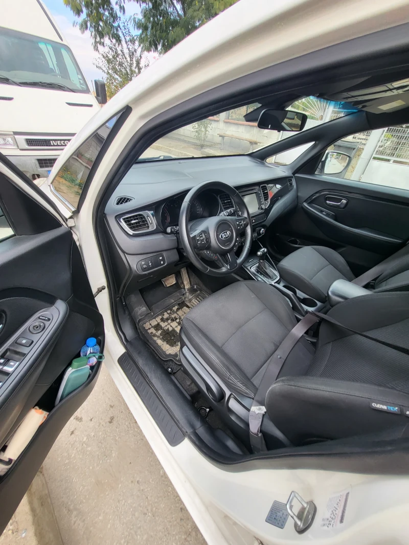 Kia Carens, снимка 6 - Автомобили и джипове - 52270374