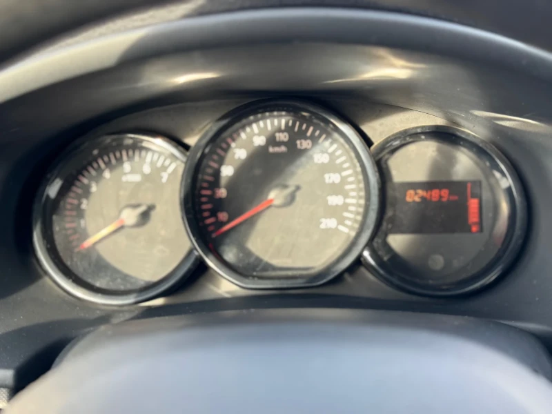 Dacia Sandero 10.2020 г. / КАСКО / НОВИ ЗИМНИ ГУМИ, снимка 8 - Автомобили и джипове - 52836042