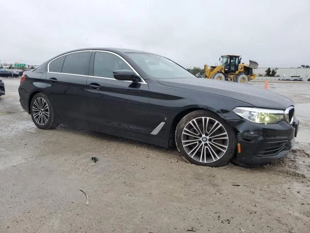 BMW 530 E* PERFORMANCE* ДИГИТАЛНО* ТАБЛО* ПОДГРЕВ* КАМЕРА*, снимка 4 - Автомобили и джипове - 49234531