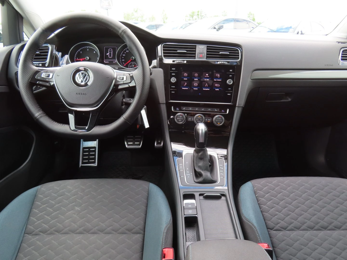 VW Golf Variant Comfortline 2.0 TDI DSG - изображение 4