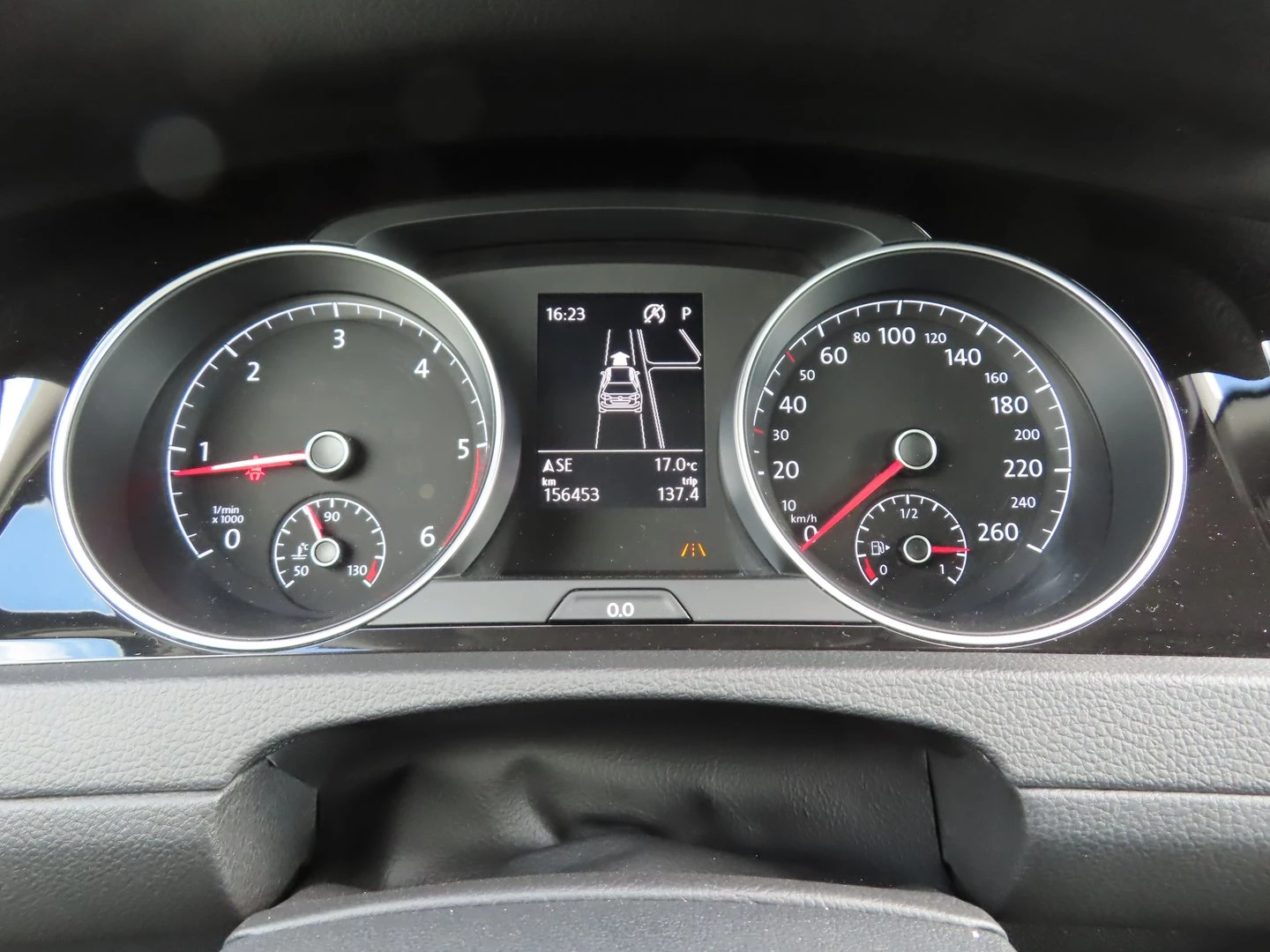 VW Golf Variant Comfortline 2.0 TDI DSG - изображение 8