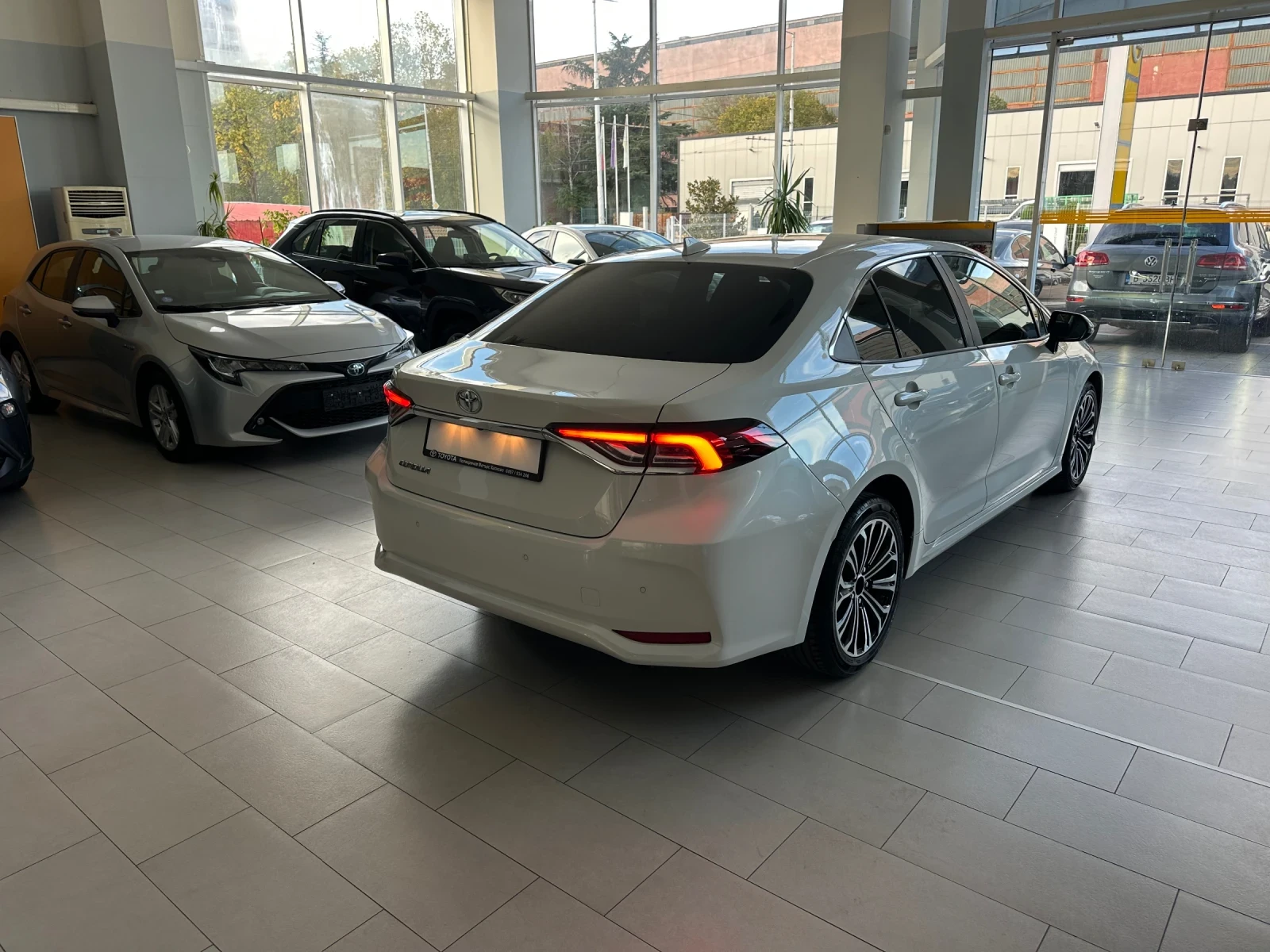 Toyota Corolla Executiv Plus* 1.6 VVT-I - изображение 5