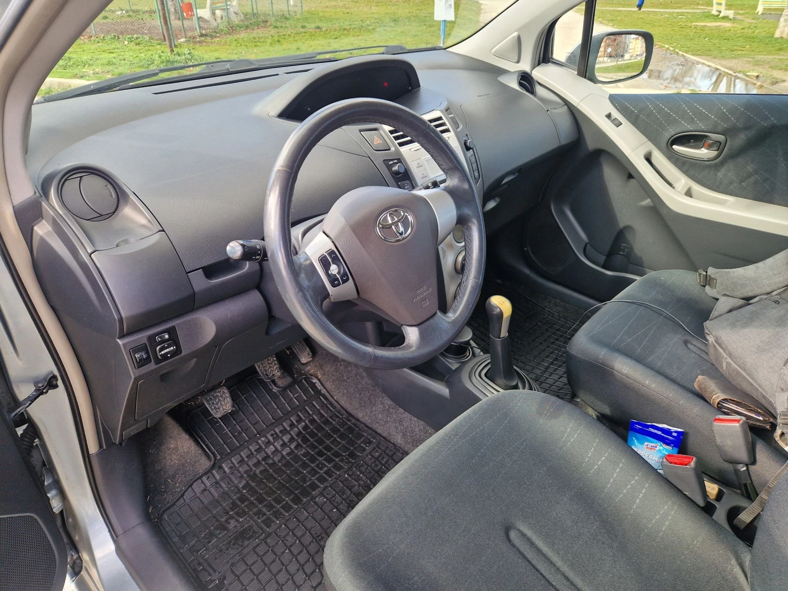 Toyota Yaris Лек - изображение 3