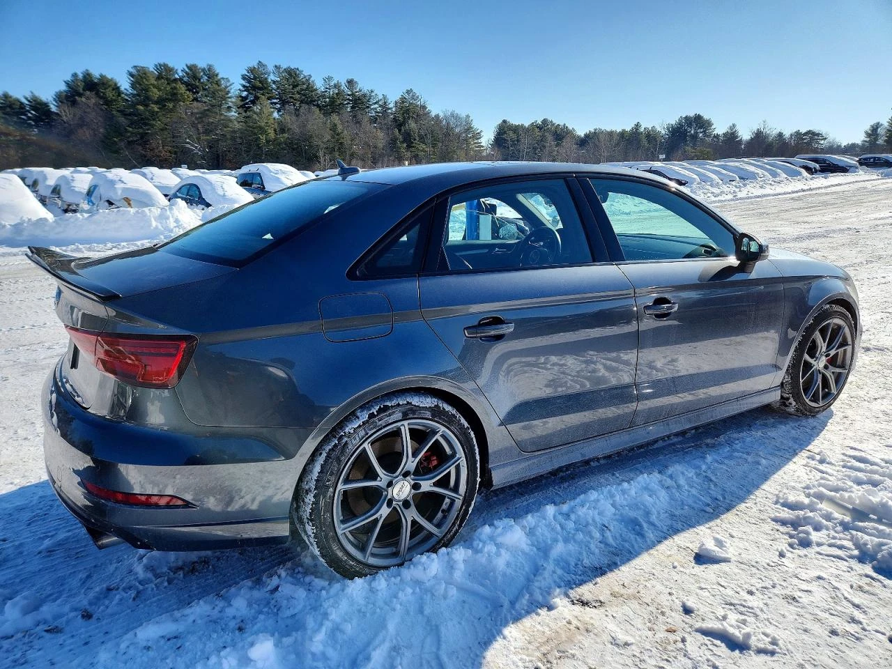 Audi S3 2.0l Premium Plus - изображение 3