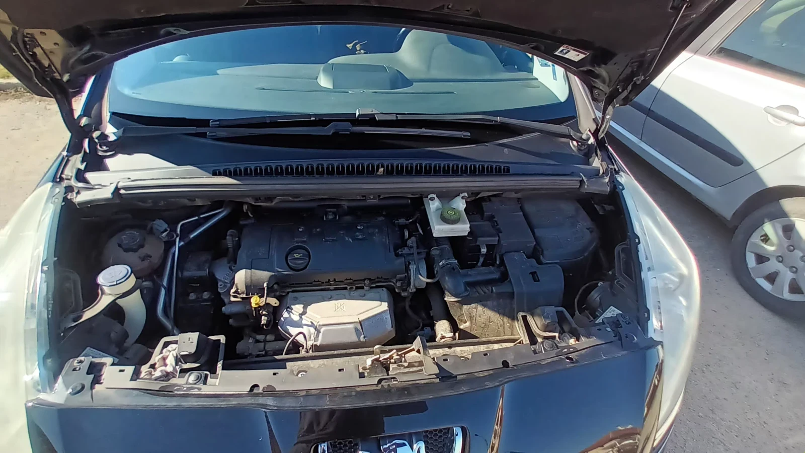 Peugeot 5008 1.6 120к.с., снимка 10 - Автомобили и джипове - 54351764