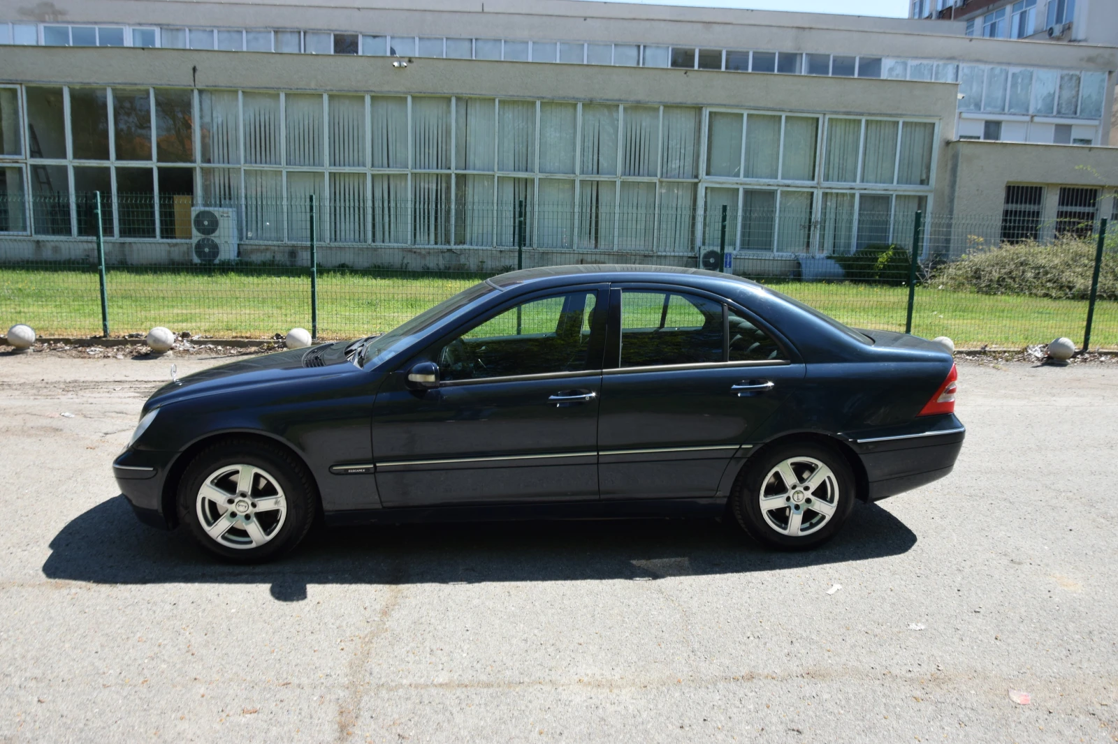 Mercedes-Benz C 180, снимка 5 - Автомобили и джипове - 54371552