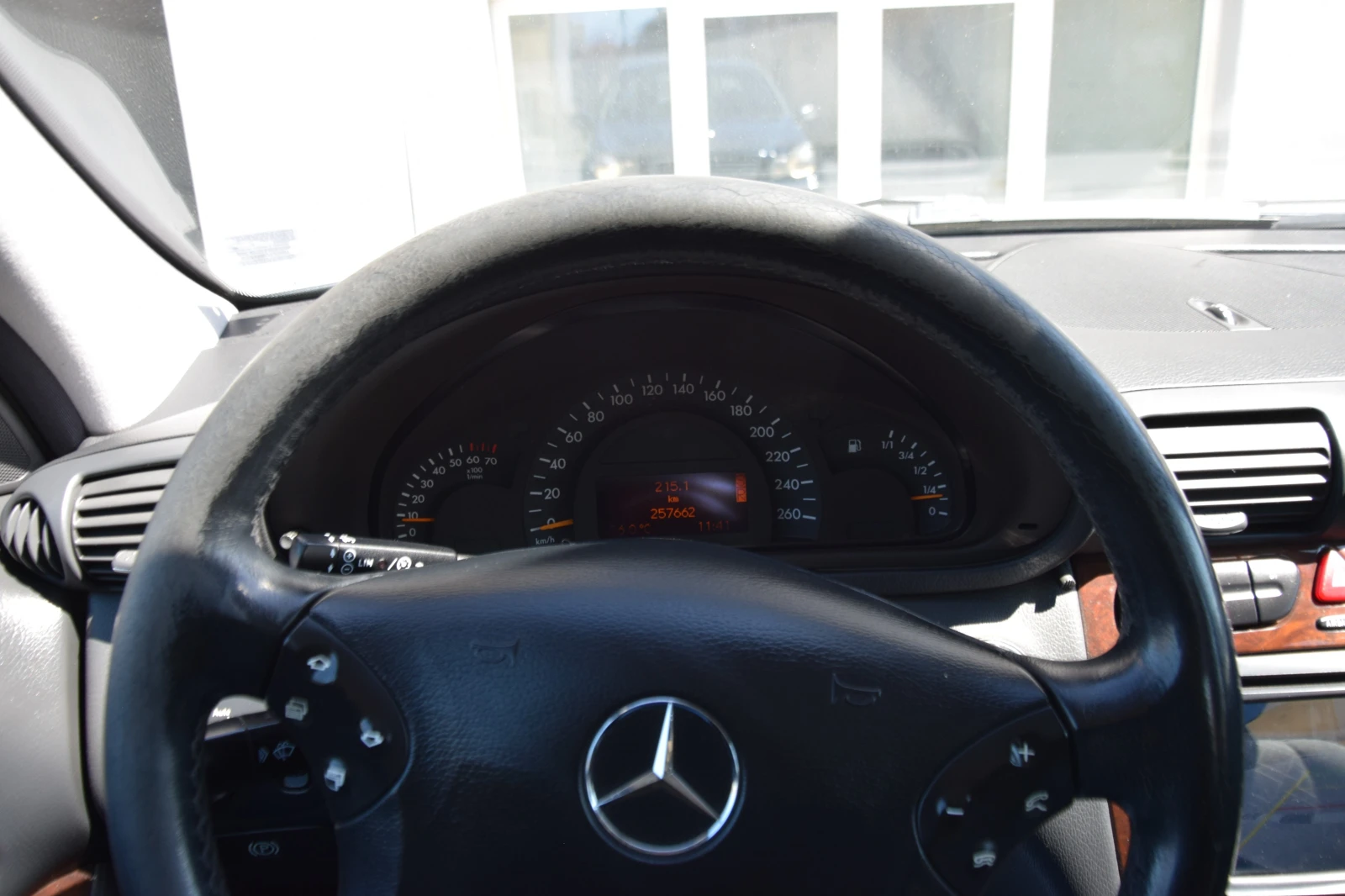 Mercedes-Benz C 180, снимка 4 - Автомобили и джипове - 54371552