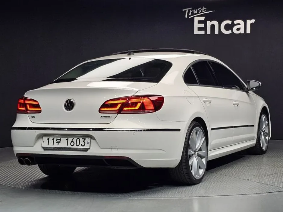 VW CC 2.0 Tdi Bluemotion R Line, снимка 2 - Автомобили и джипове - 54528554