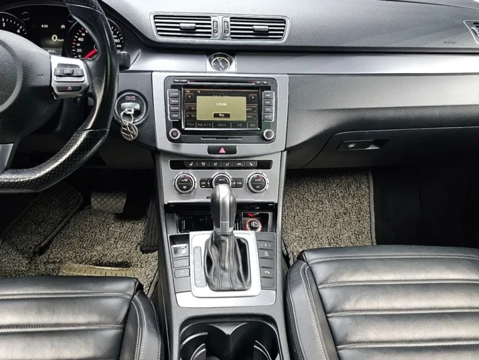 VW CC 2.0 Tdi Bluemotion R Line, снимка 13 - Автомобили и джипове - 54528554