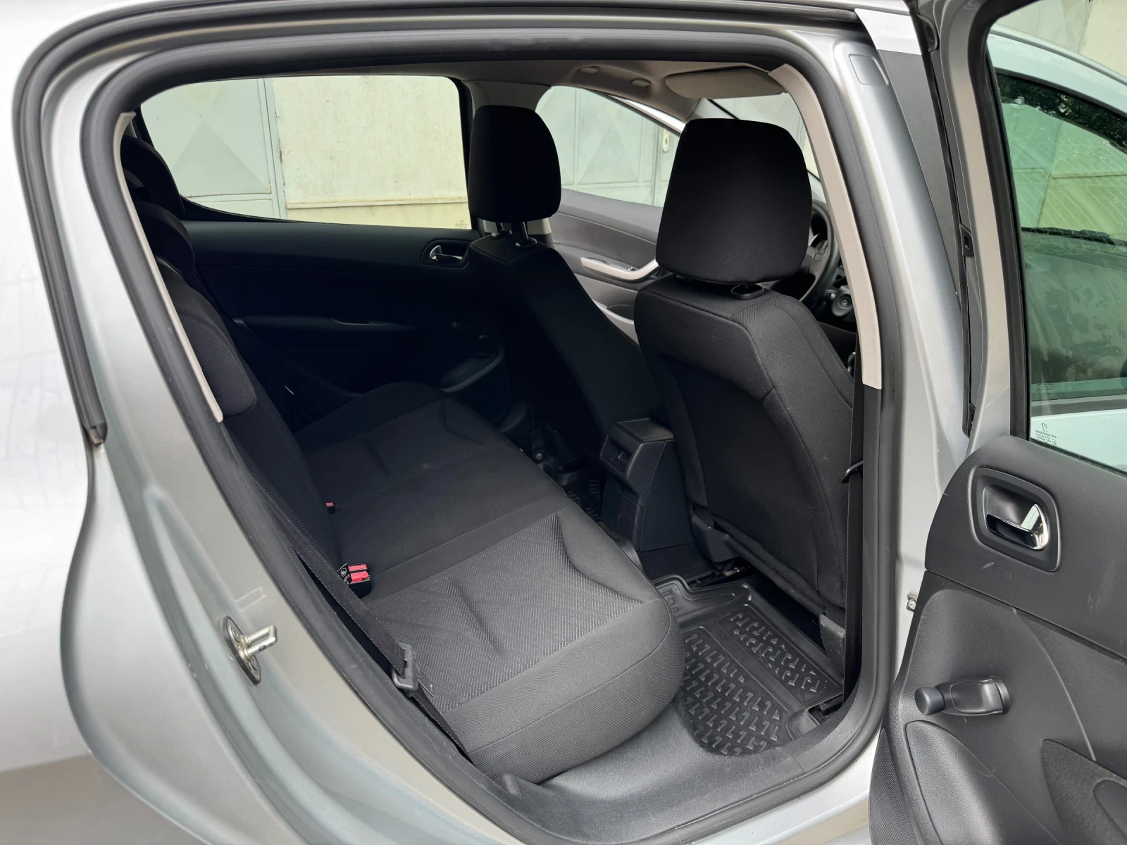 Peugeot 308 Peugeot 308 1.6HDI, снимка 10 - Автомобили и джипове - 54575511