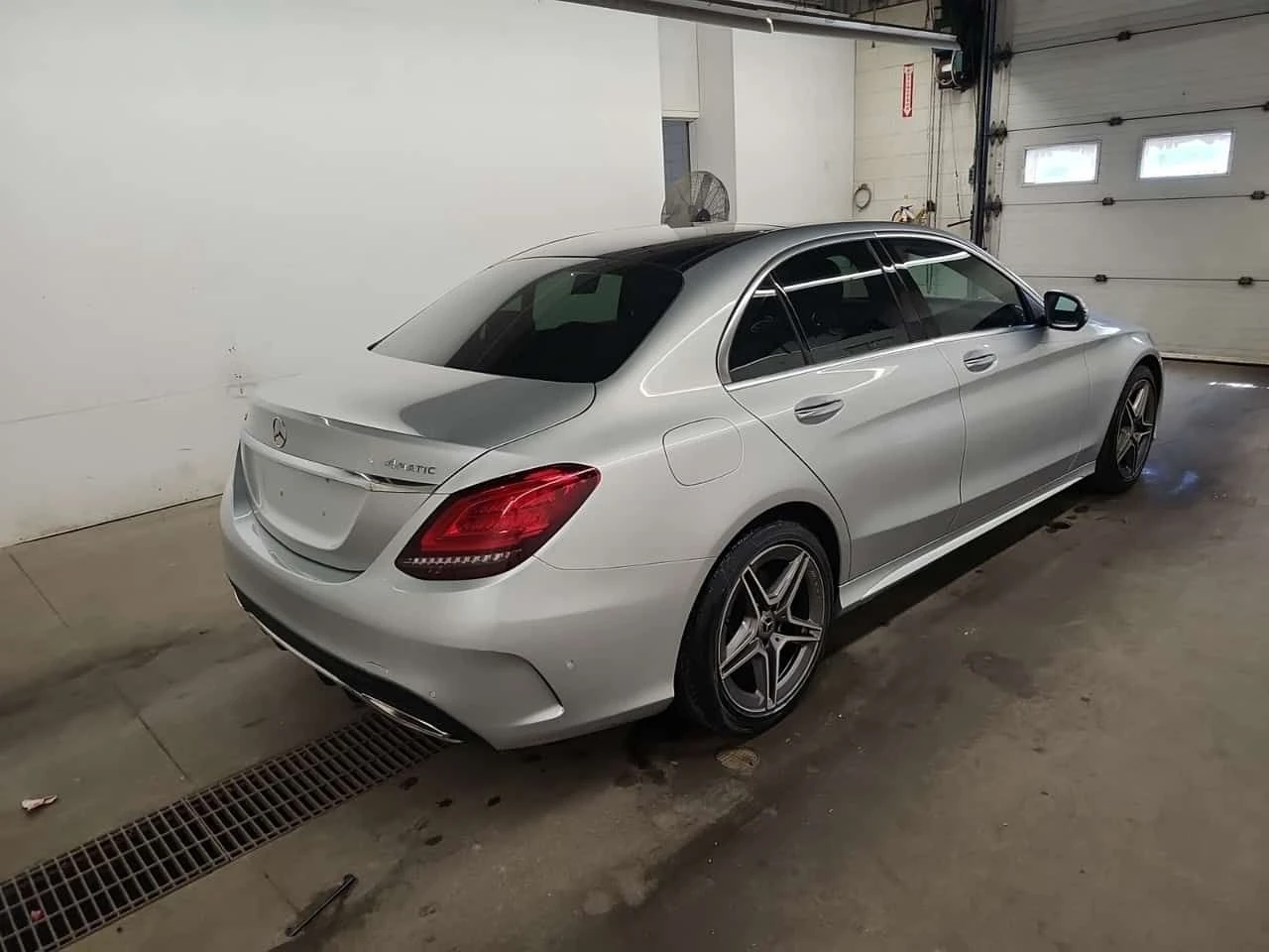 Mercedes-Benz C 300 AMG Line * Multibeam * Дигитално табло * Дистроник, снимка 3 - Автомобили и джипове - 54676538