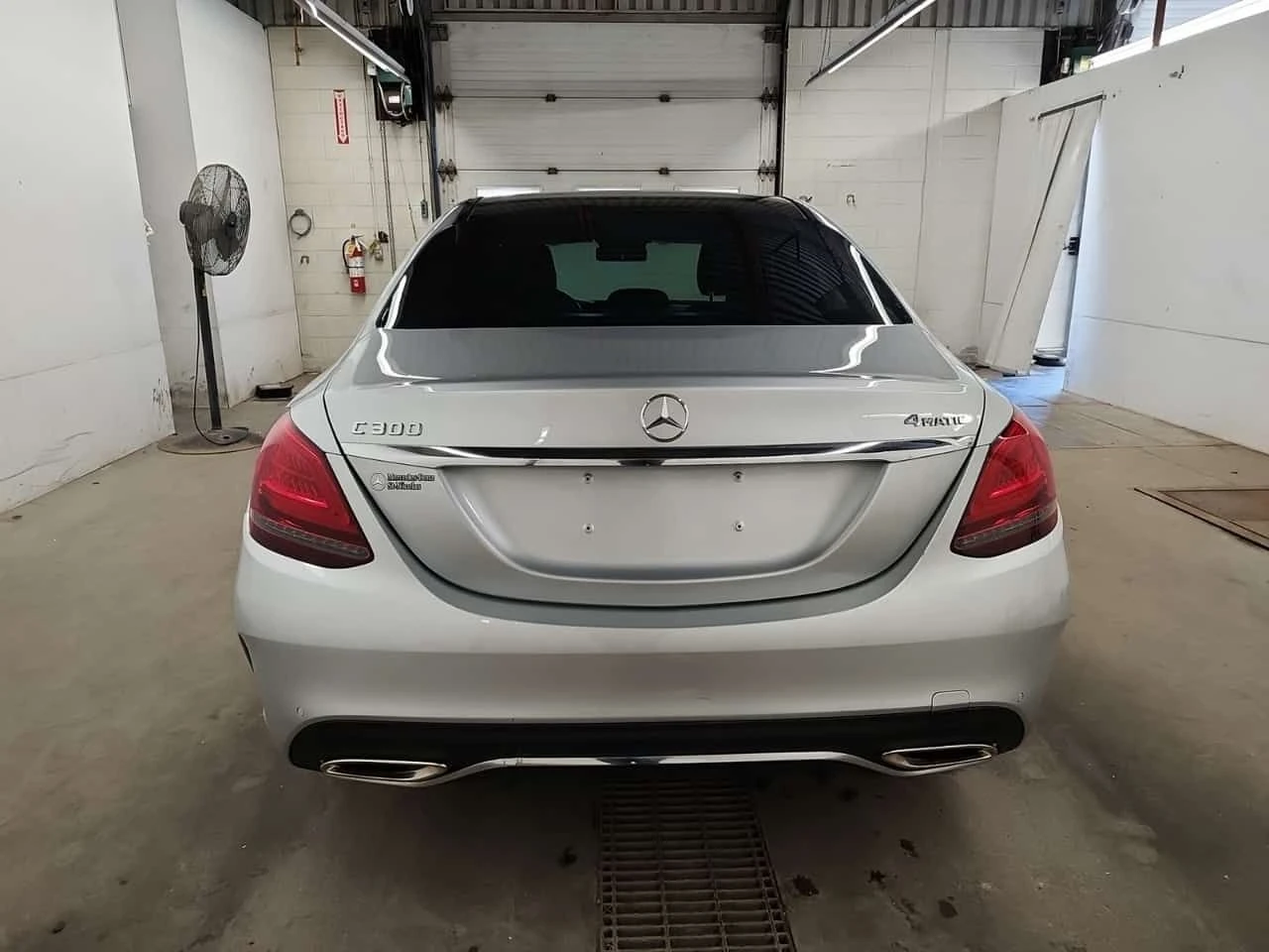 Mercedes-Benz C 300 AMG Line * Multibeam * Дигитално табло * Дистроник, снимка 4 - Автомобили и джипове - 54676538